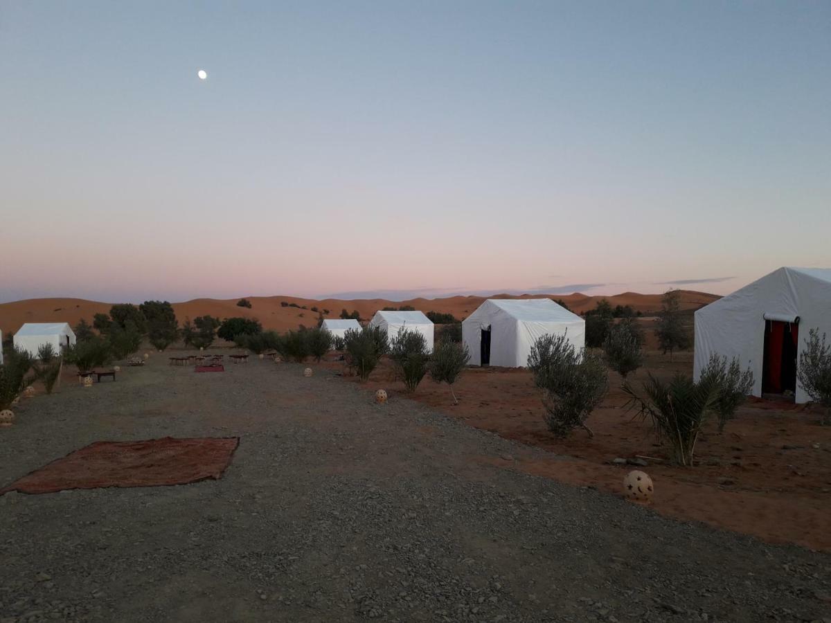 Bivouac Erg Znaigui Hotell Merzouga Exteriör bild
